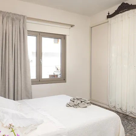 Eftopia Beachfront 3-bedrooms Holiday home