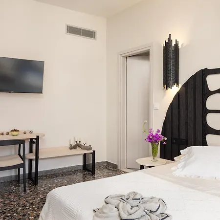 Eftopia Beachfront 3-bedrooms *