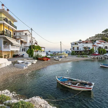 Holiday home Eftopia Beachfront 3-bedrooms *