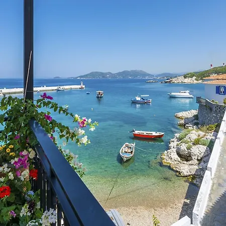 Eftopia Beachfront 3-bedrooms * Kokkari