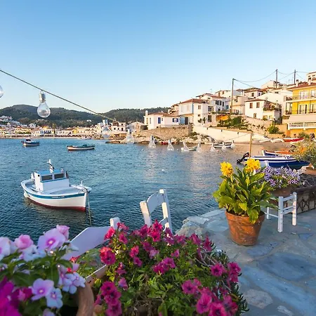 Eftopia Beachfront 3-bedrooms Holiday home *