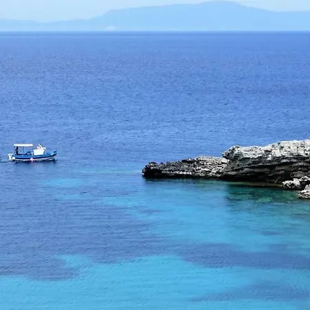 Eftopia Beachfront 3-bedrooms * Kokkari
