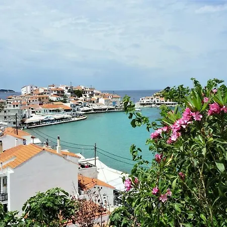 Eftopia Beachfront 3-bedrooms Holiday home *